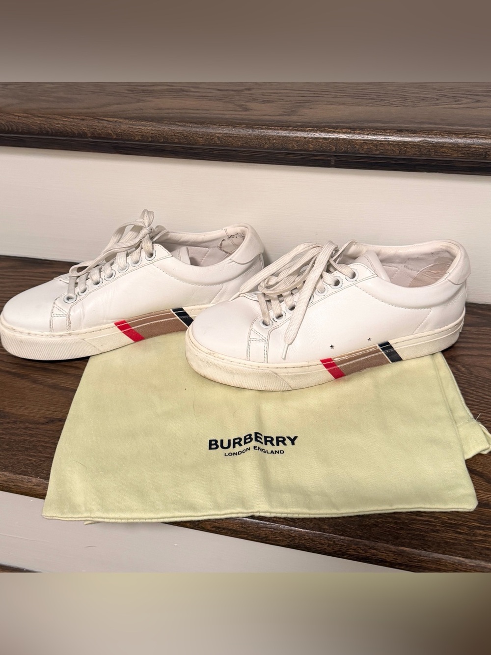Burberry Rangleton Women’s Sneakers - Picture 2 of 6
